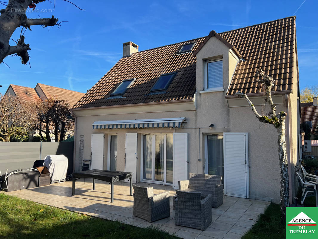 Maison à CHENNEVIERES-SUR-MARNE