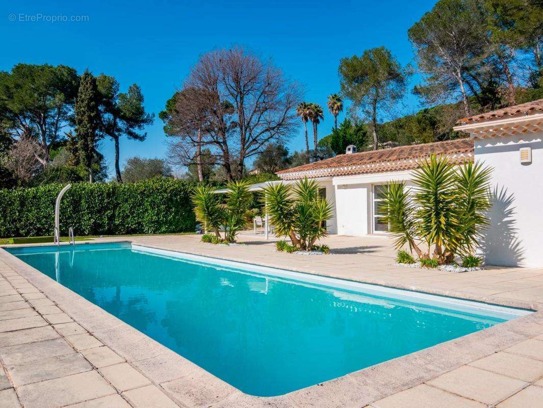 Maison à VALBONNE