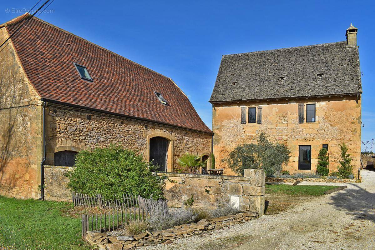 Maison à SAINT-GENIES