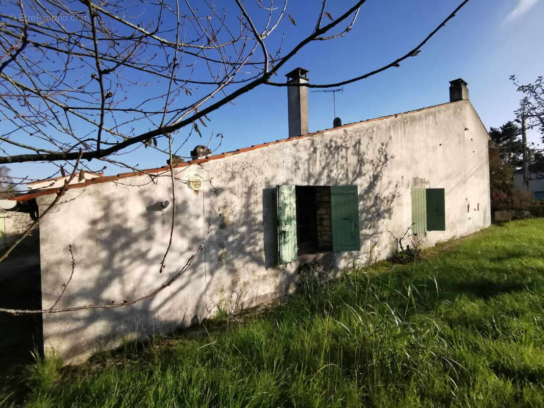 Maison à SAINT-ROMAIN-DE-BENET