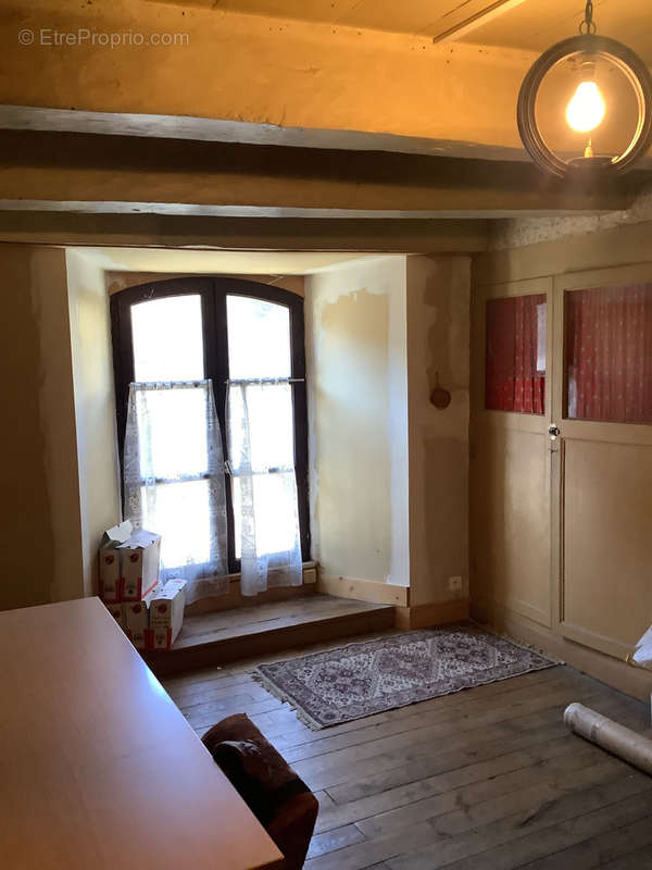 Appartement à VIC-SUR-CERE