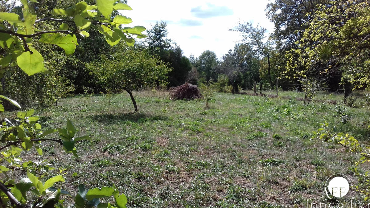 Terrain à JOUY-SUR-MORIN