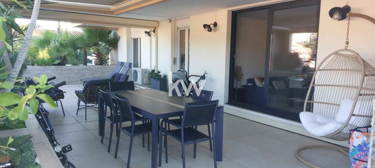 Appartement à VALLAURIS