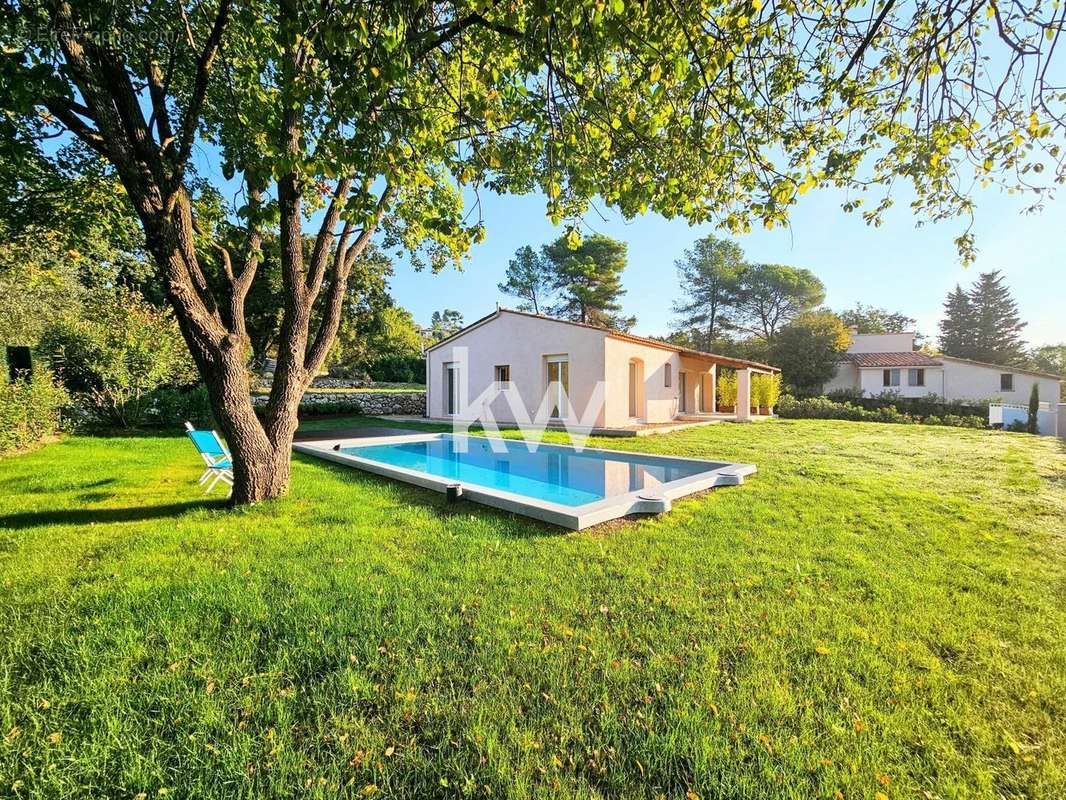 Maison à CHATEAUNEUF-GRASSE