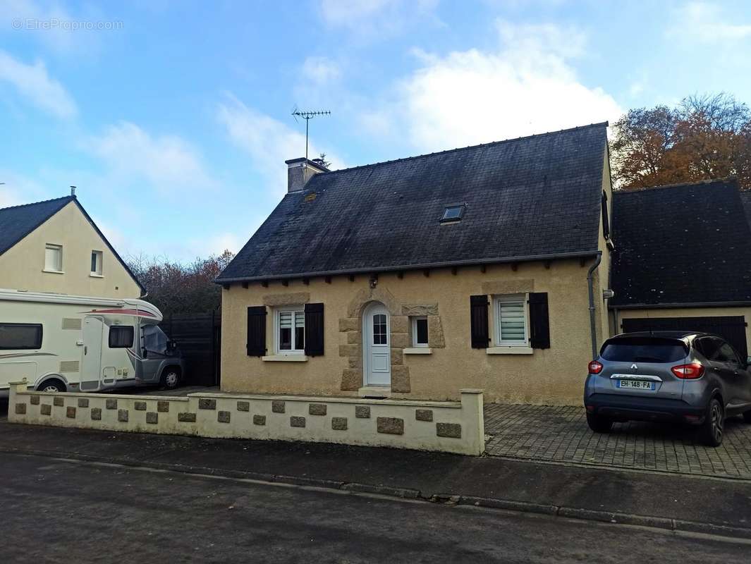 Maison à SAINT-SAMSON-SUR-RANCE