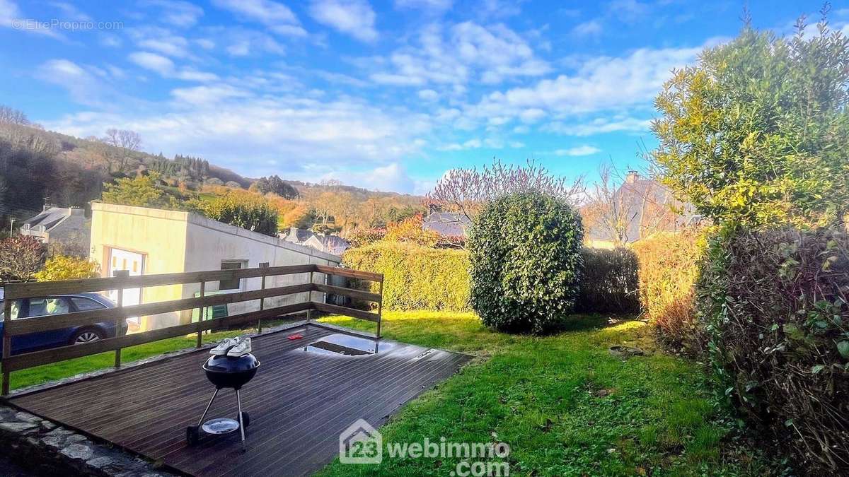 Grande terrasse idéale pour les barbecues... - Maison à LA GLACERIE