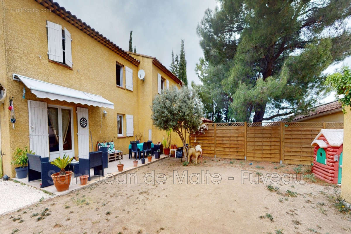 Maison à GREASQUE