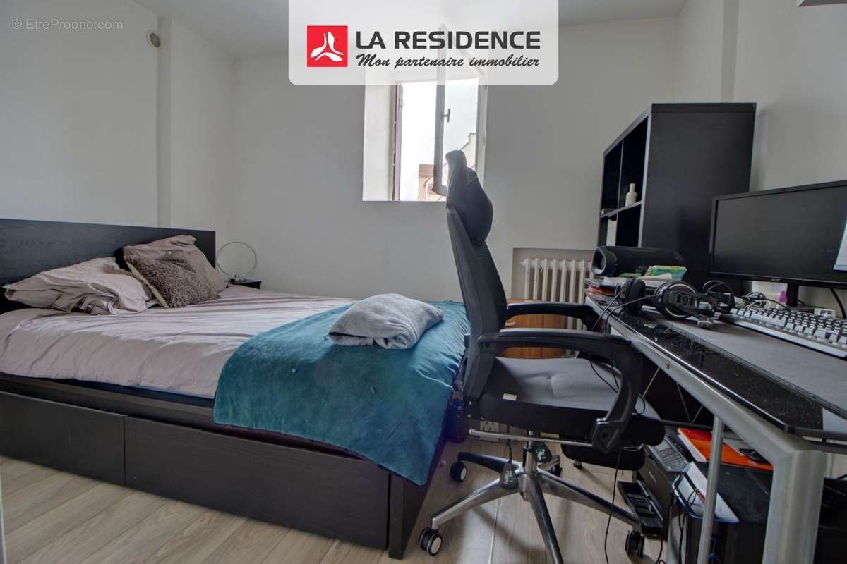 Appartement à LES CLAYES-SOUS-BOIS