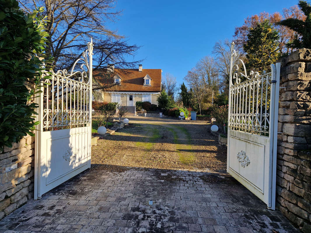 Maison à RUFFEY-LES-BEAUNE