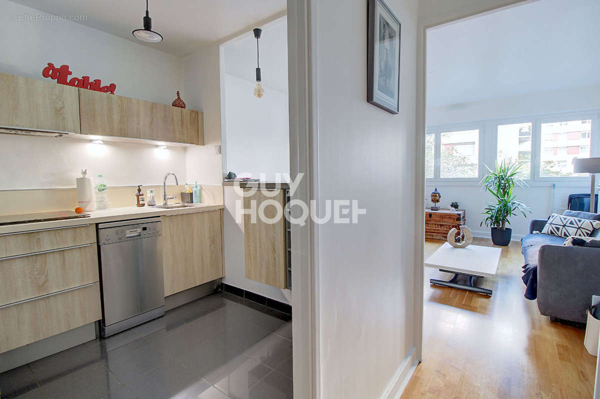 Appartement à PARIS-20E