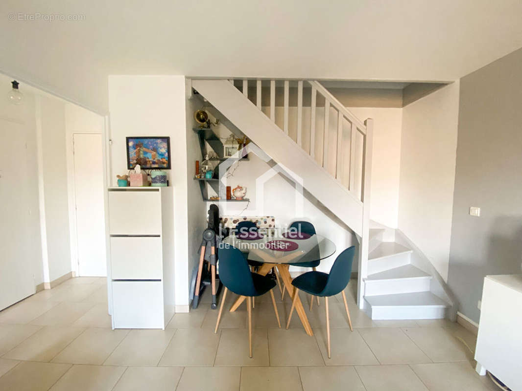 Appartement à VERNEUIL-SUR-SEINE