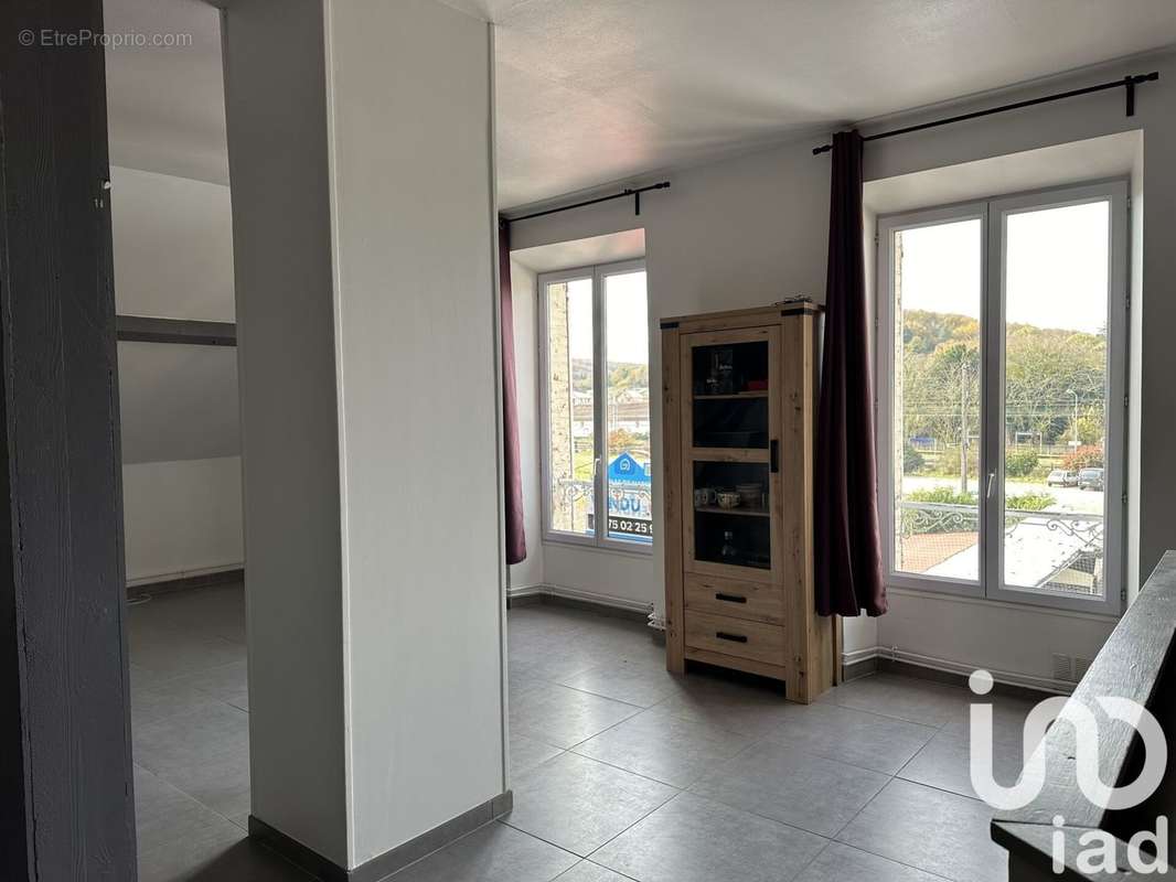 Photo 3 - Appartement à VILLENEUVE-SUR-YONNE