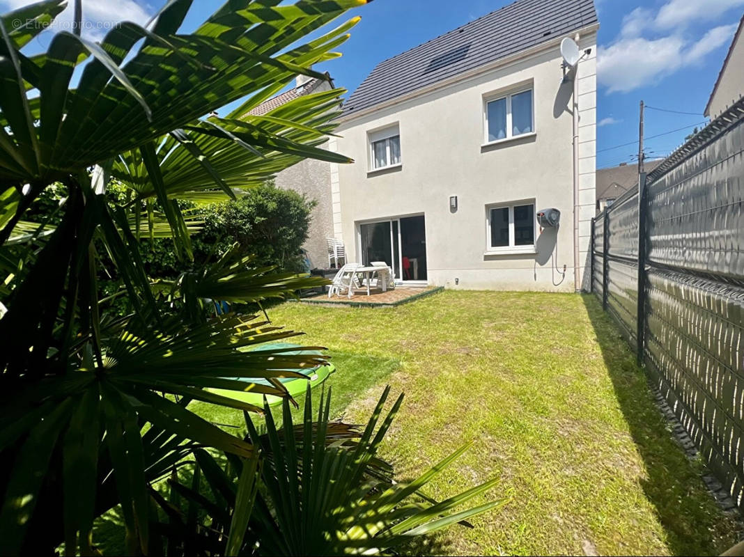 Maison à SARTROUVILLE