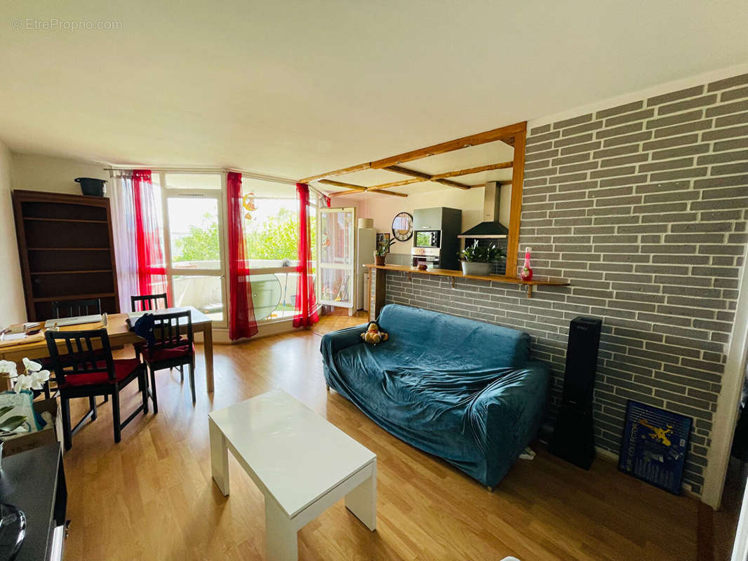 Appartement à SARTROUVILLE