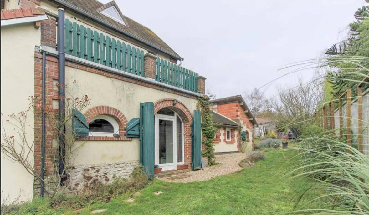 Maison à SAINT-CLAIR-SUR-EPTE