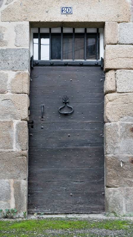 Maison à EYMOUTIERS