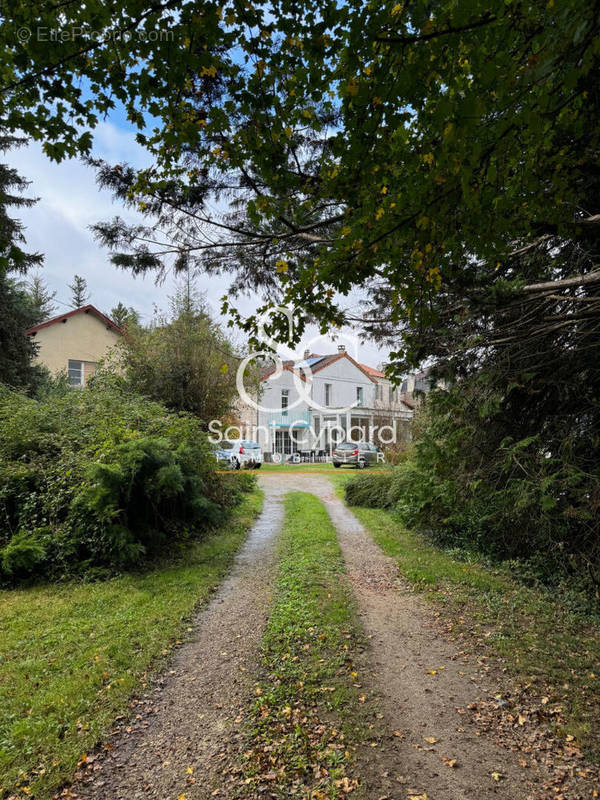 Maison à TOUVRE