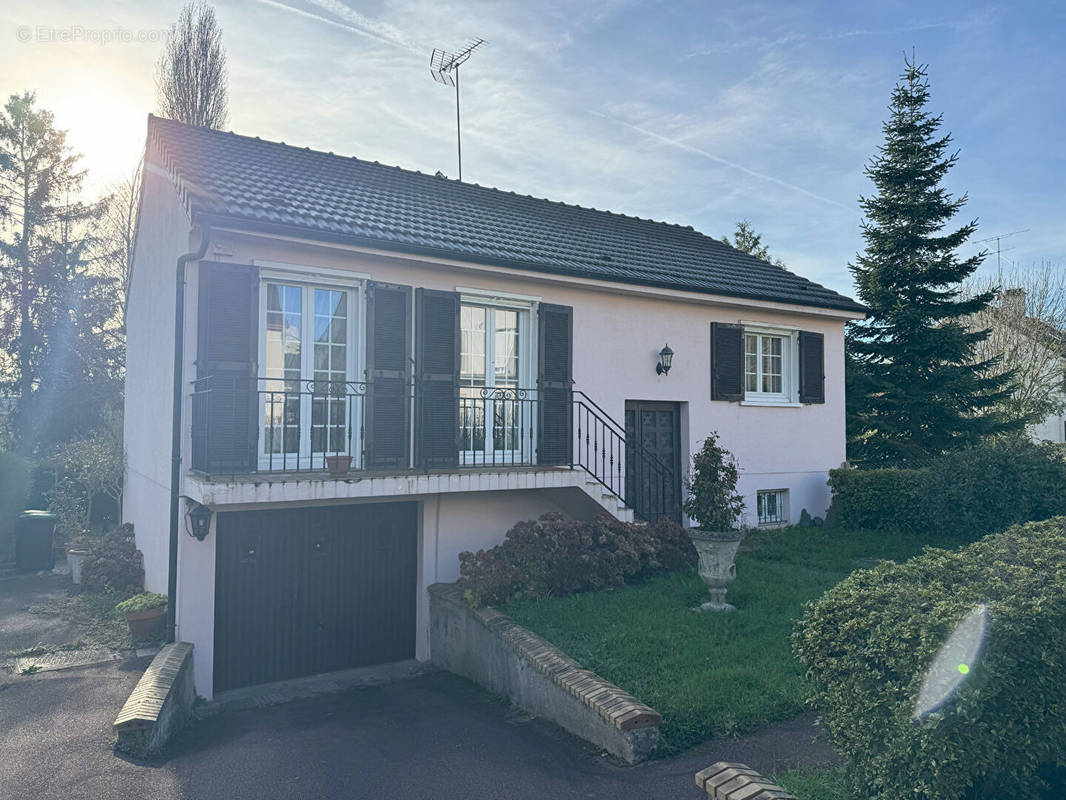 Maison à VILLIERS-SUR-ORGE