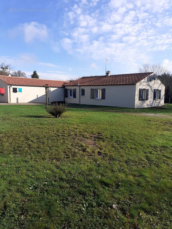 Maison à SAINT-AVAUGOURD-DES-LANDES