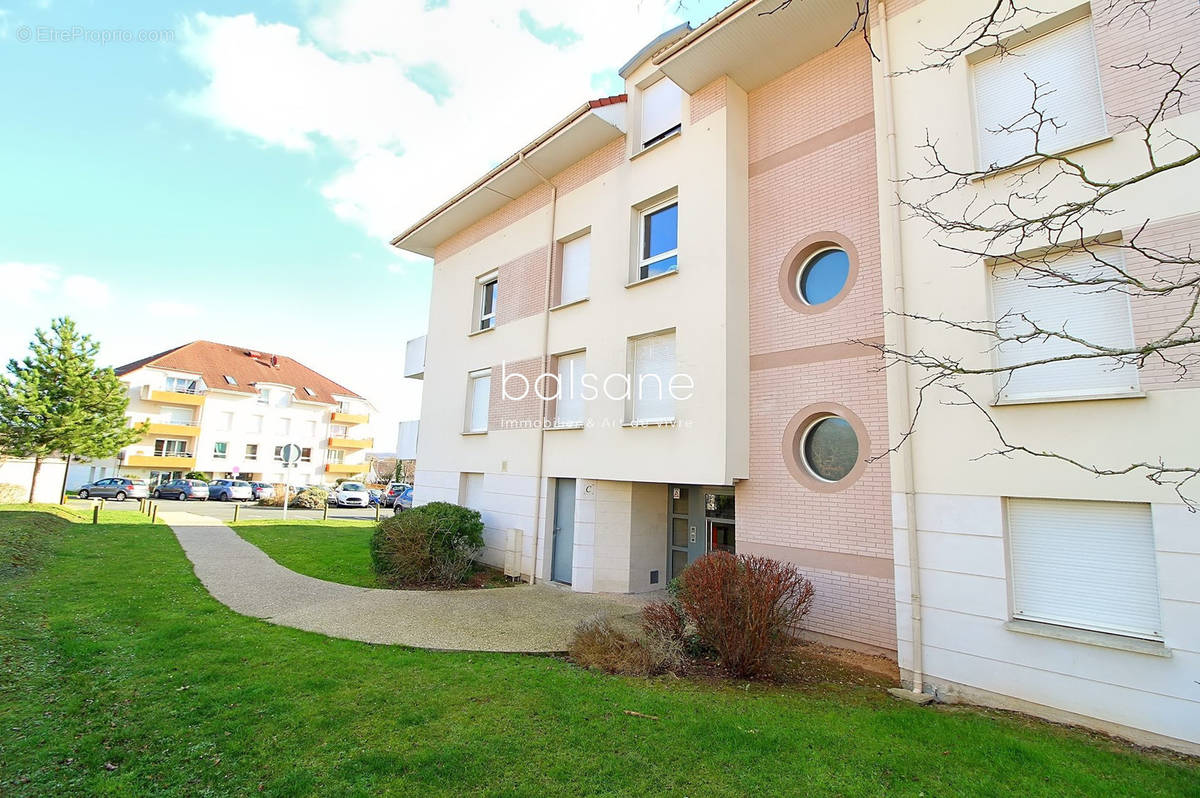 Appartement à SAINT-ETIENNE-DU-ROUVRAY