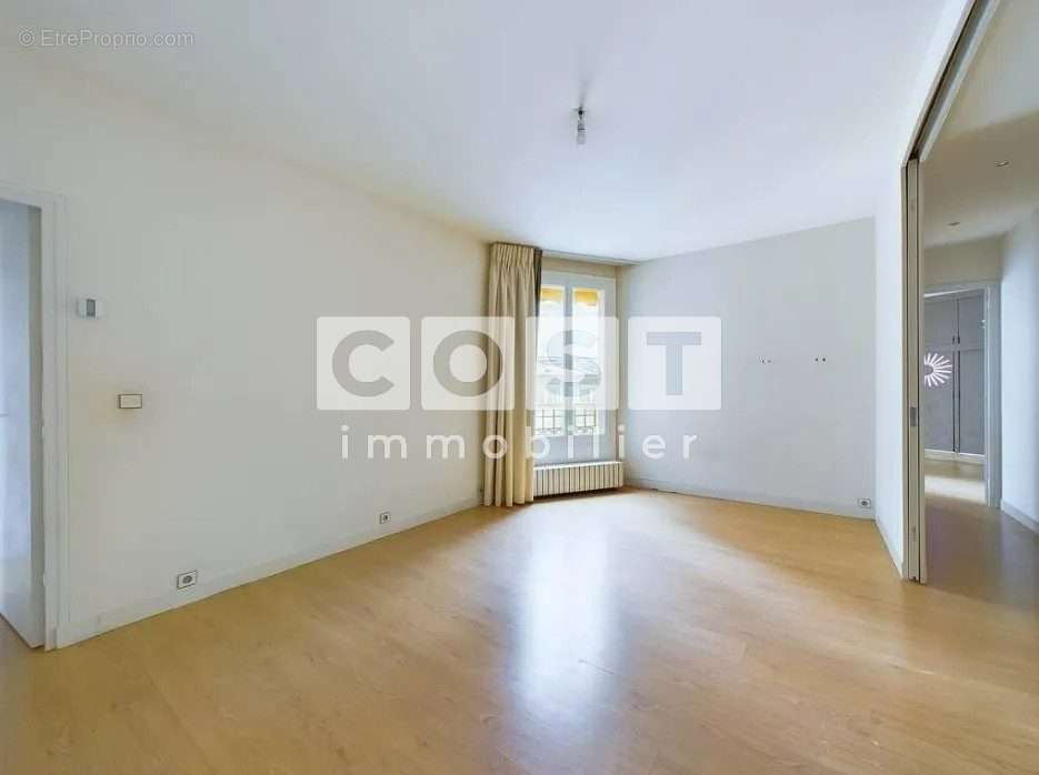 Appartement à PARIS-20E