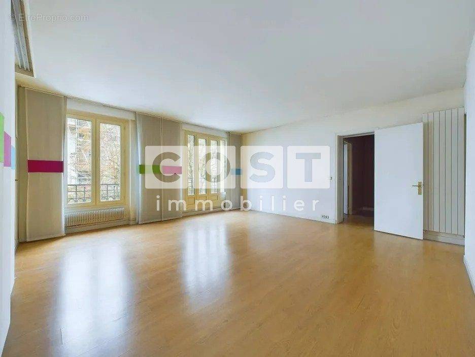 Appartement à PARIS-20E