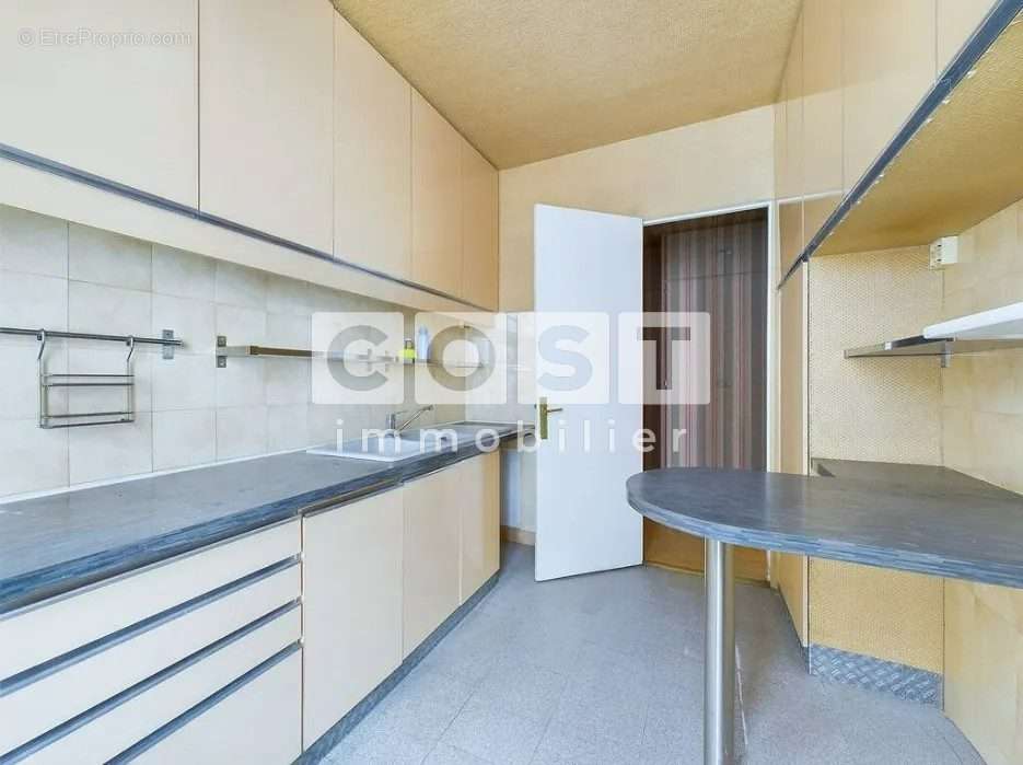 Appartement à PARIS-20E