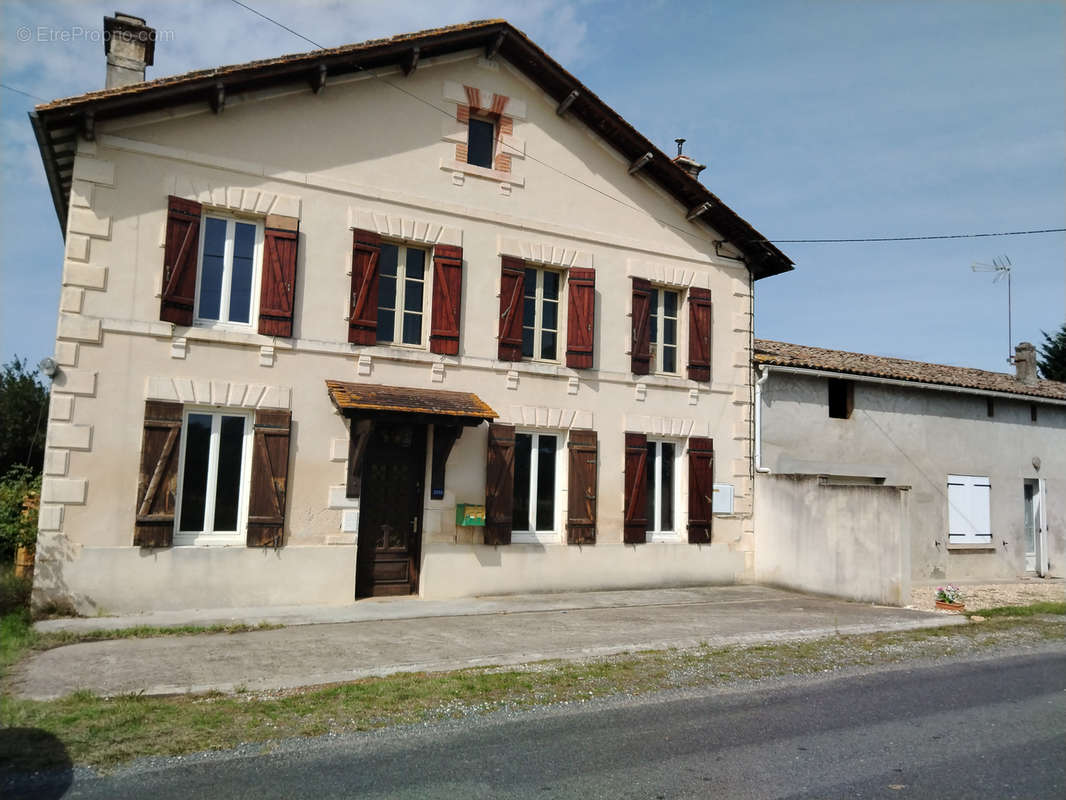 Maison à LE PIZOU