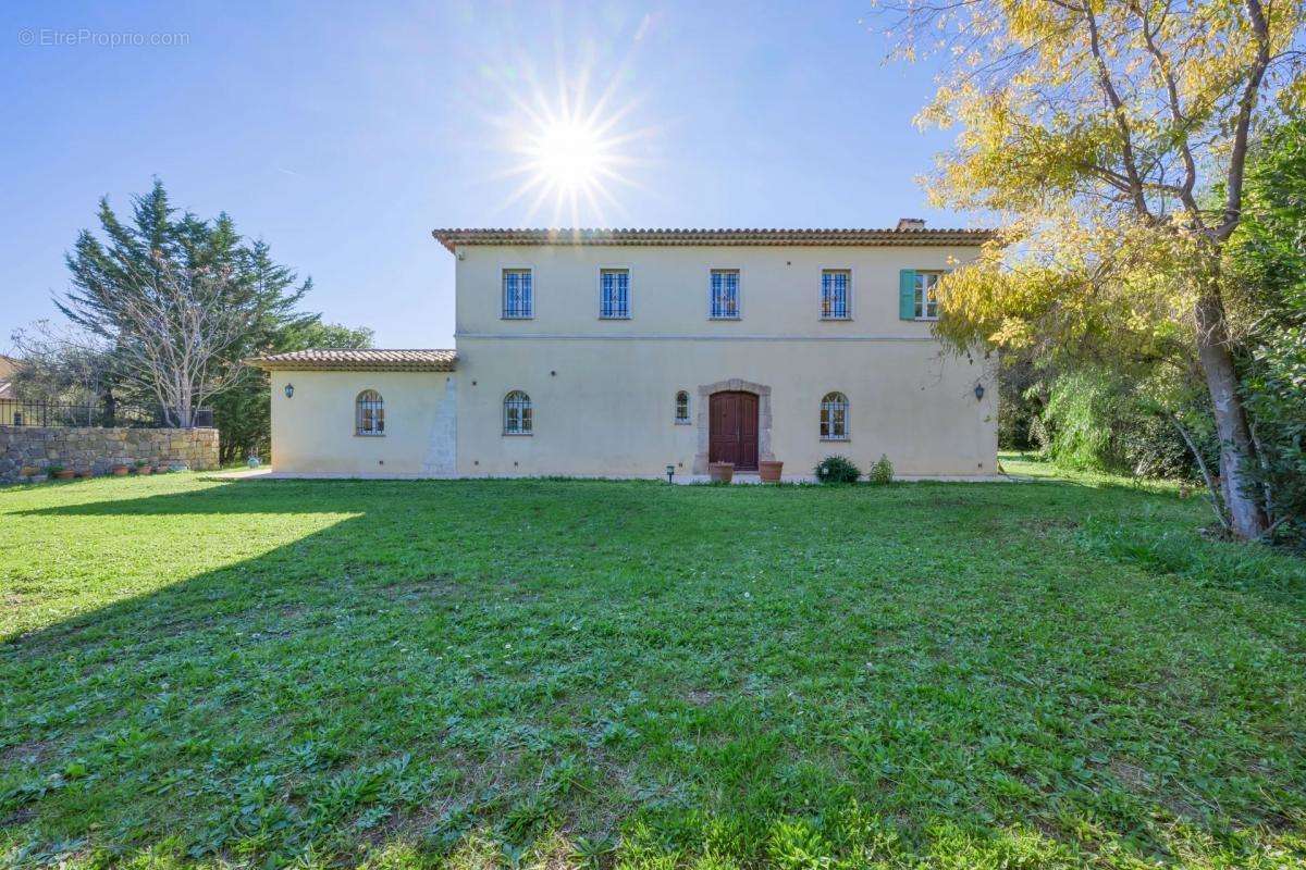 Maison à VALBONNE