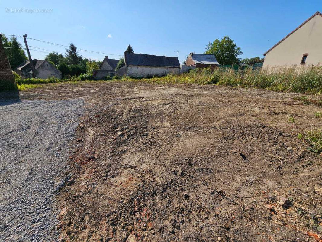 Terrain à VADENCOURT