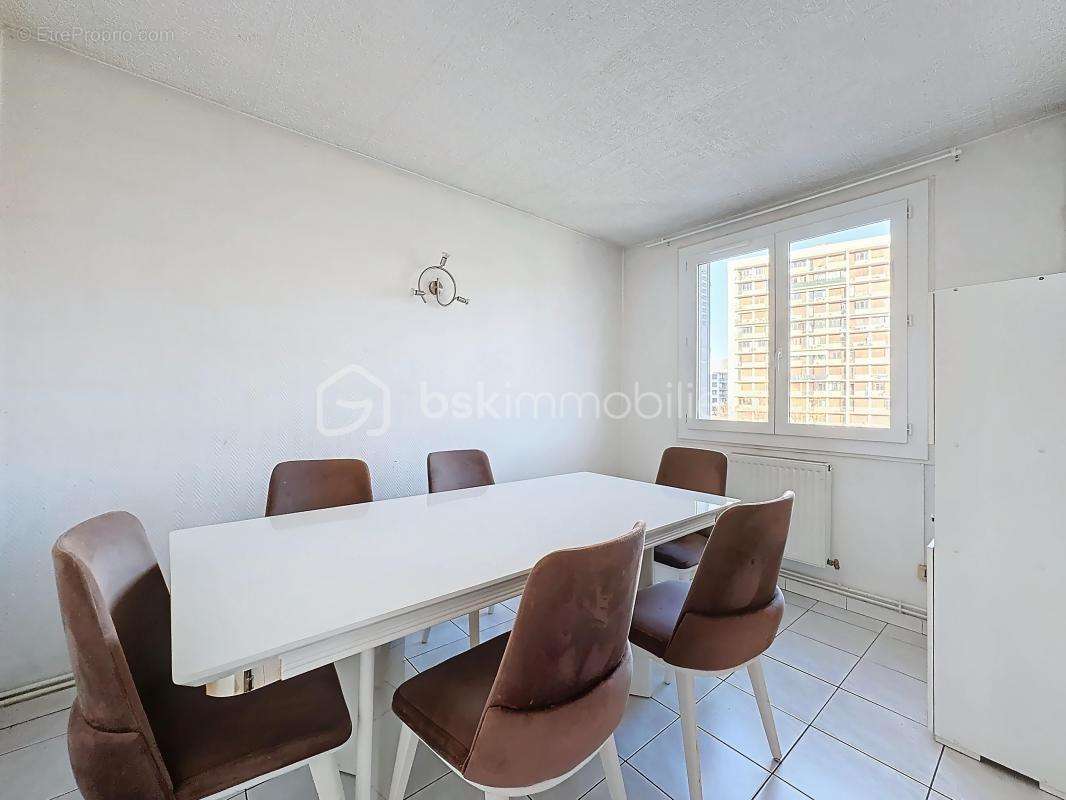 Appartement à SAINT-MARTIN-D&#039;HERES