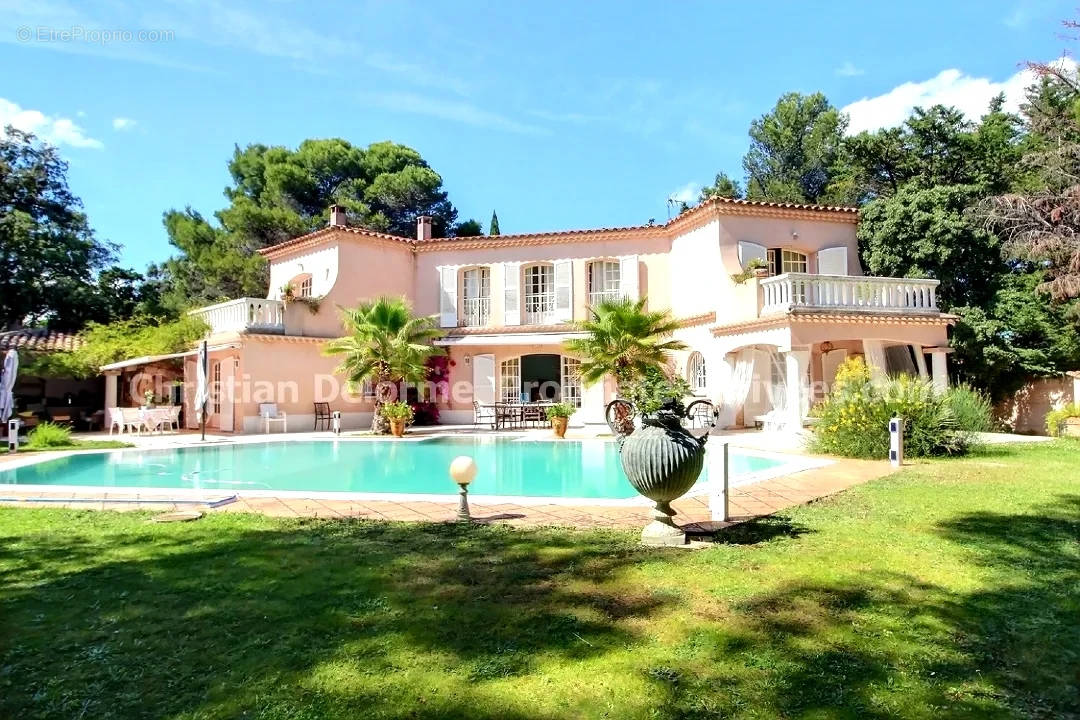 Maison à VILLENEUVE-LES-AVIGNON