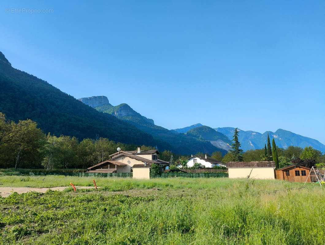 Terrain à LA RIVIERE