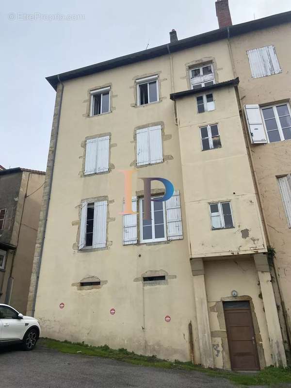 Appartement à LA CLAYETTE