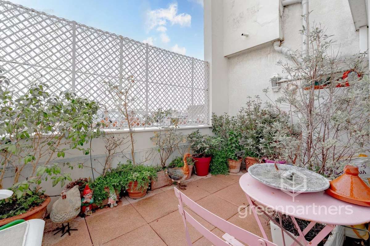 Appartement à PARIS-7E