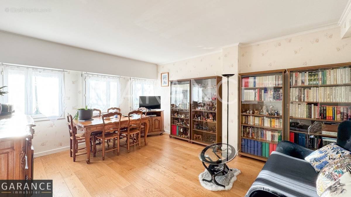 Appartement à PARIS-12E