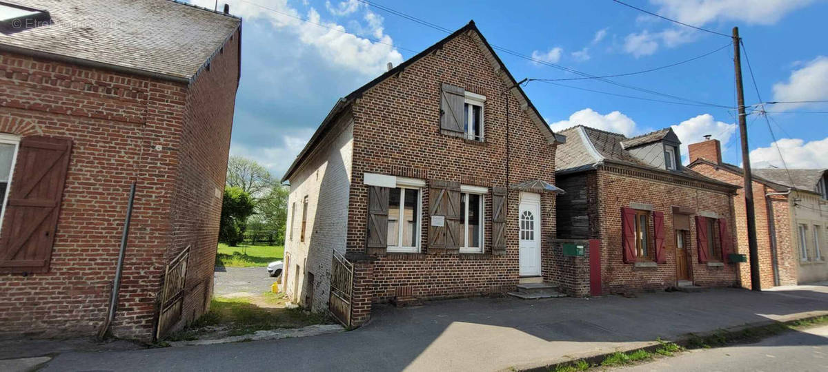 Maison à ETREAUPONT