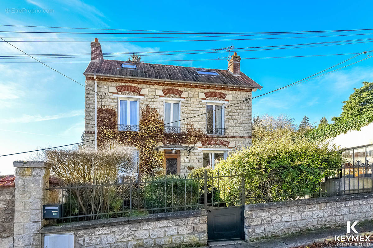 Maison à CHAMPAGNE-SUR-OISE