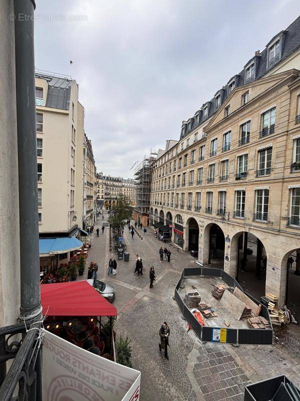 Appartement à PARIS-1E