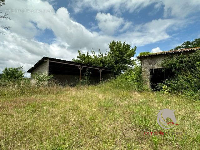 Maison à SAUGNAC-ET-CAMBRAN