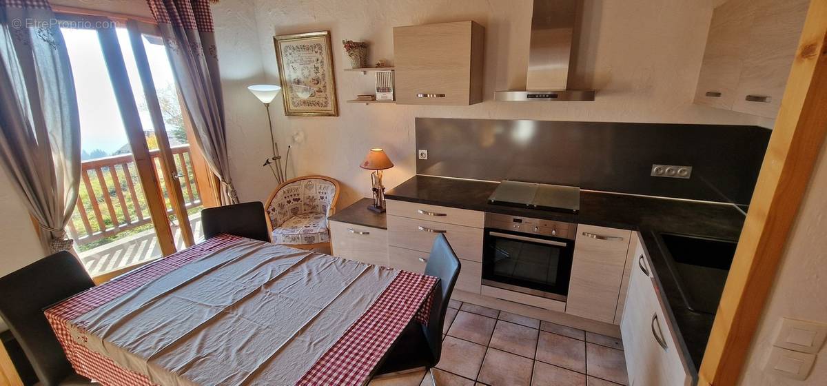 Appartement à HAUTELUCE