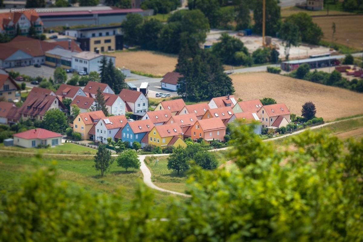 Terrain à DAMPIERRE