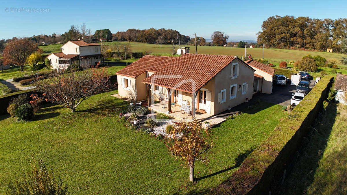 Maison à GOURDON