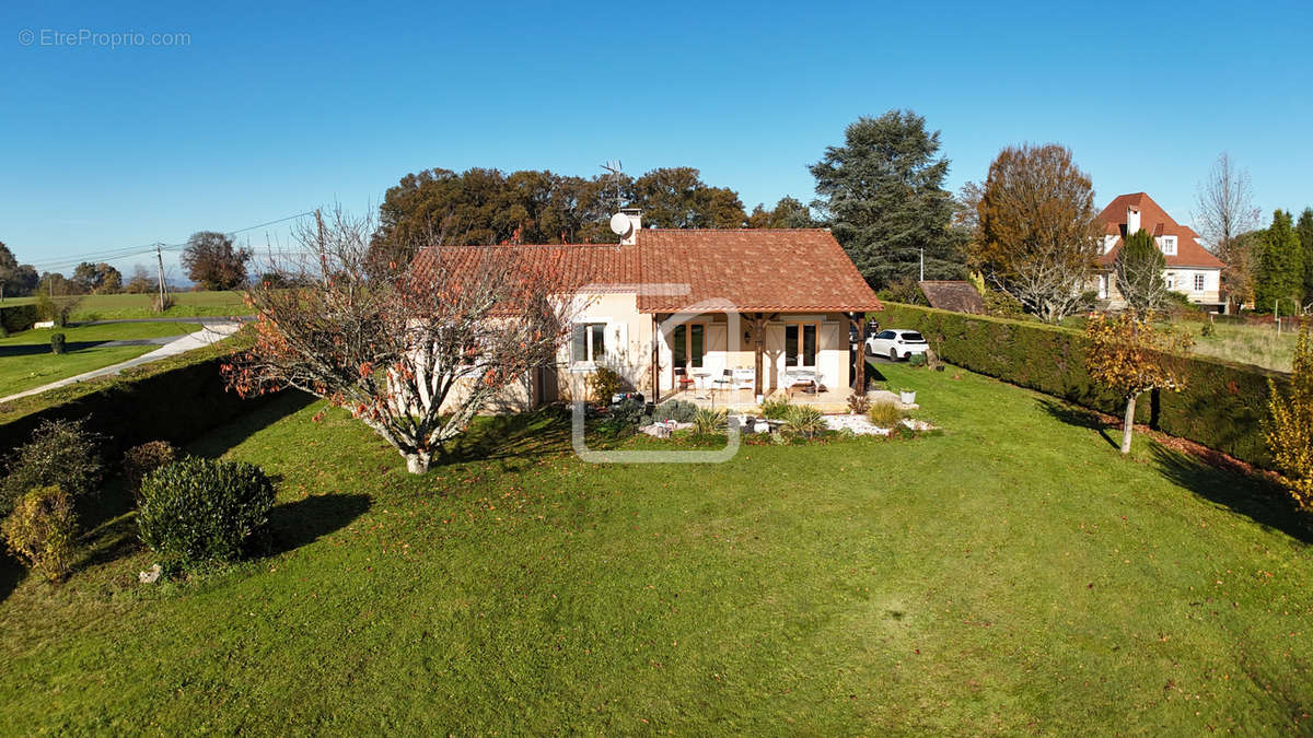 Maison à GOURDON