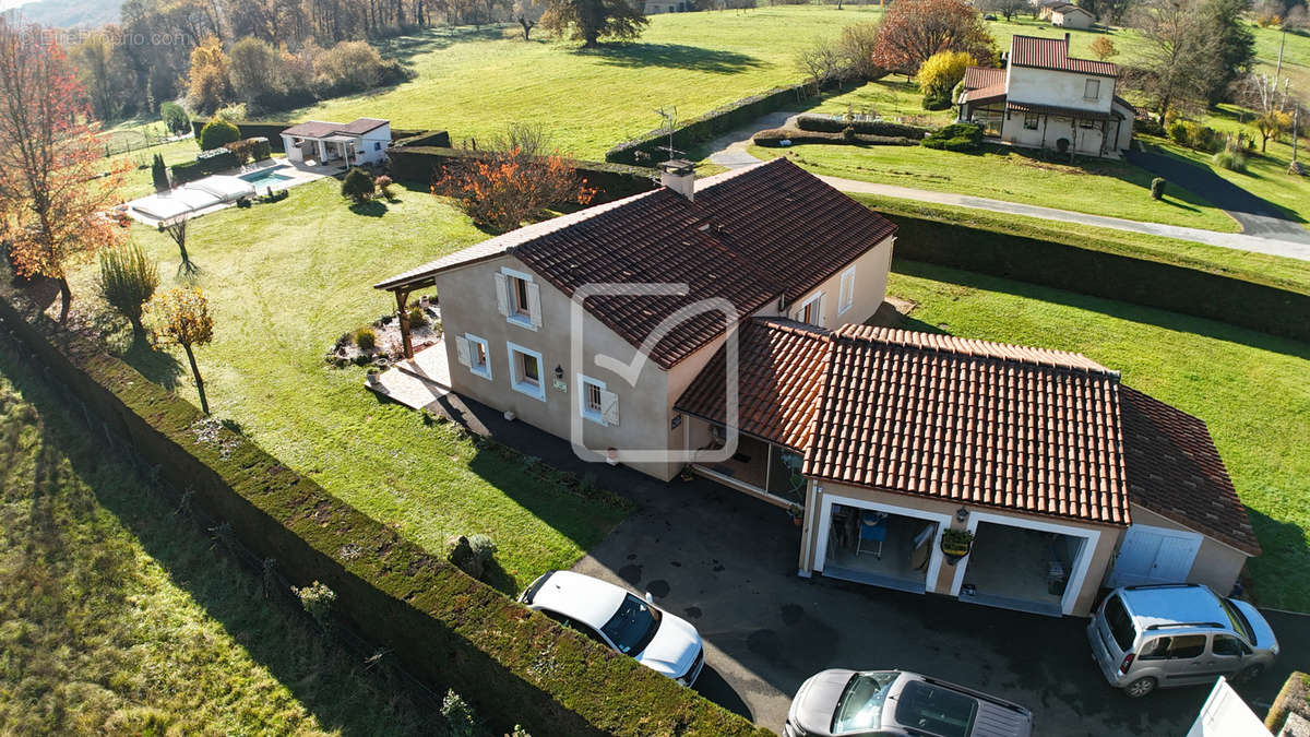 Maison à GOURDON