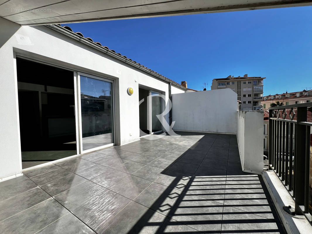 Appartement à HYERES