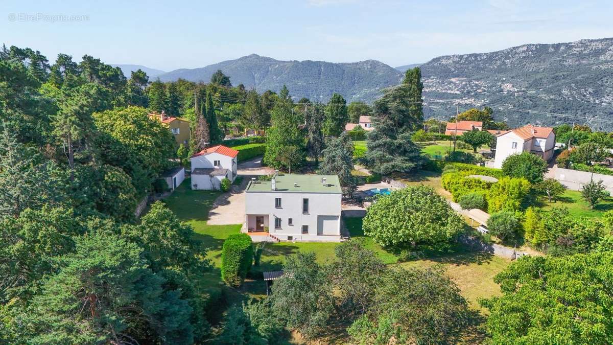 Maison à BERRE-LES-ALPES