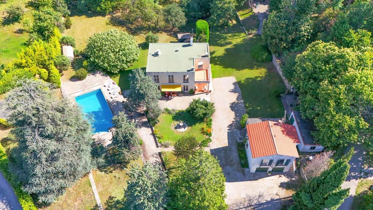 Maison à BERRE-LES-ALPES