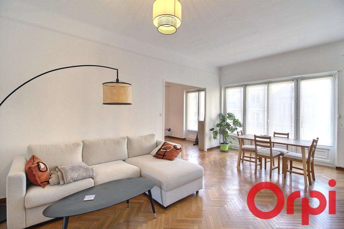 Appartement à MARSEILLE-8E