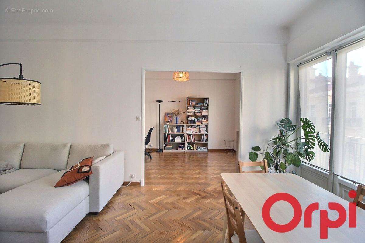 Appartement à MARSEILLE-8E